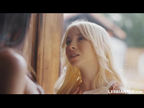 ❤️ 幾個月後女孩回家，最後吃了她繼母的陰部 ❤ 自製色情 在我們 ️❤